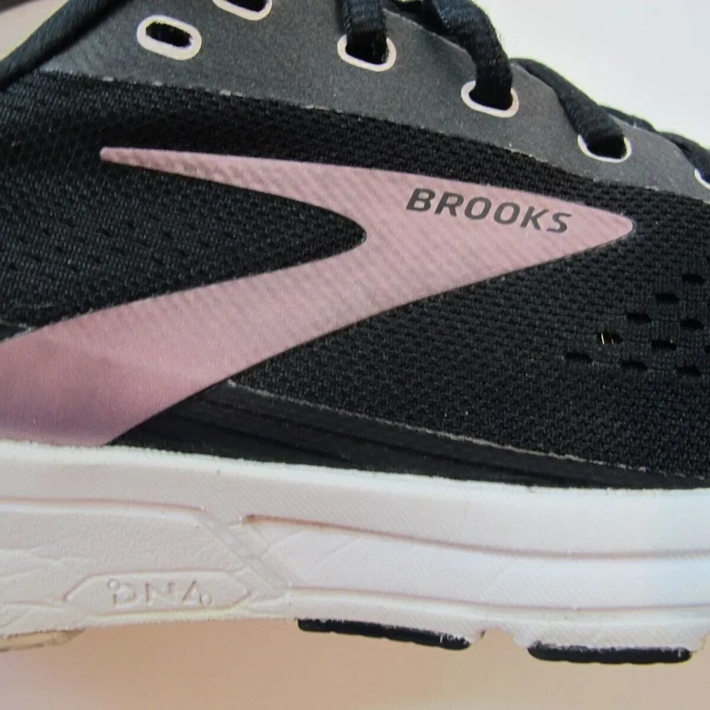 Brooks signal black